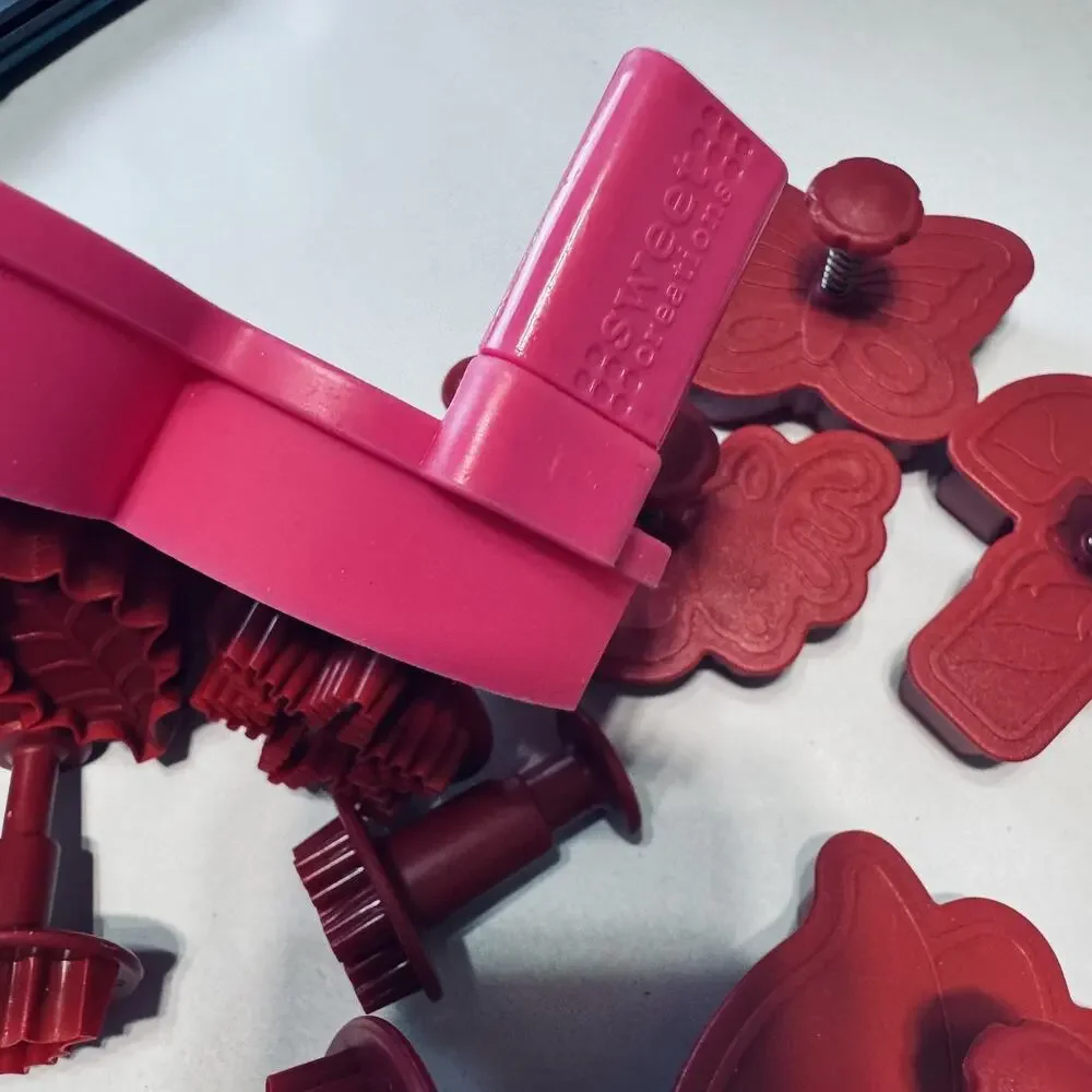 Lot Of 21 Cookie Cutters press stamps Cake Boss Christmas Thanksgiving butterfly